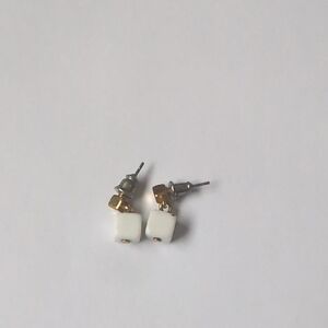 Elegant Gold‎ and White Earrings